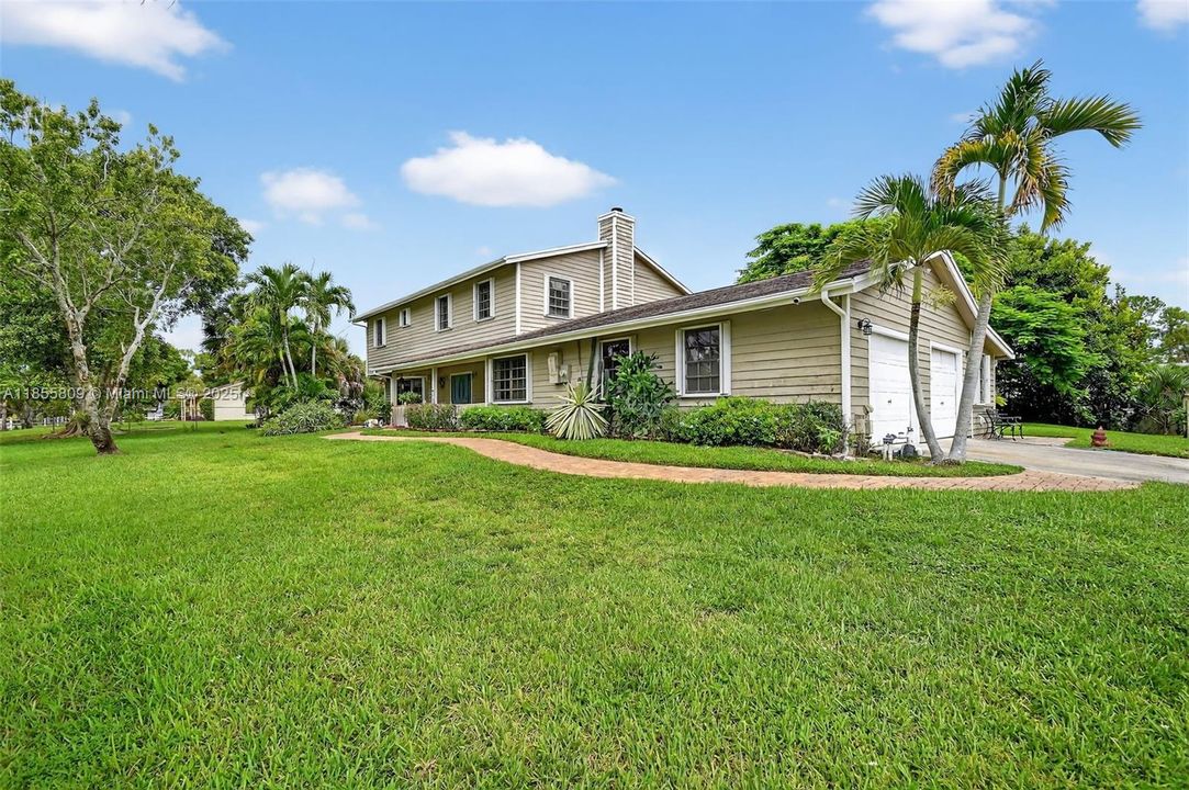 Vendido Recientemente: $750,000 (4 camas, 3 baños, 2824 Pies cuadrados)