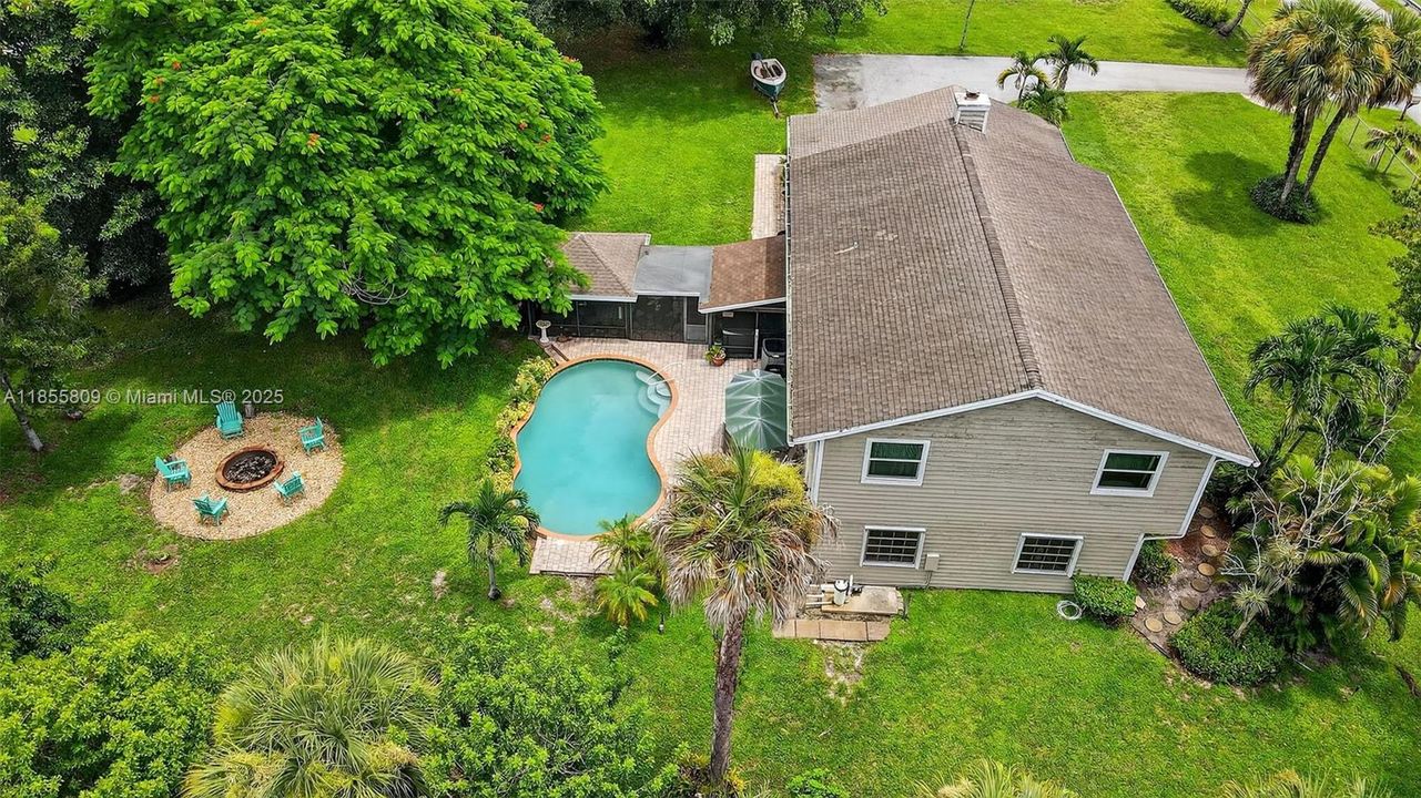 Vendido Recientemente: $750,000 (4 camas, 3 baños, 2824 Pies cuadrados)