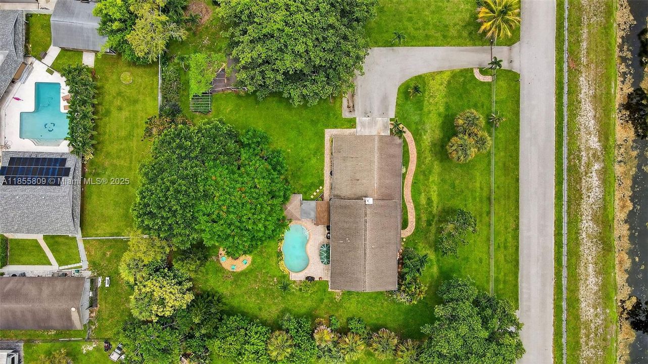 Vendido Recientemente: $750,000 (4 camas, 3 baños, 2824 Pies cuadrados)