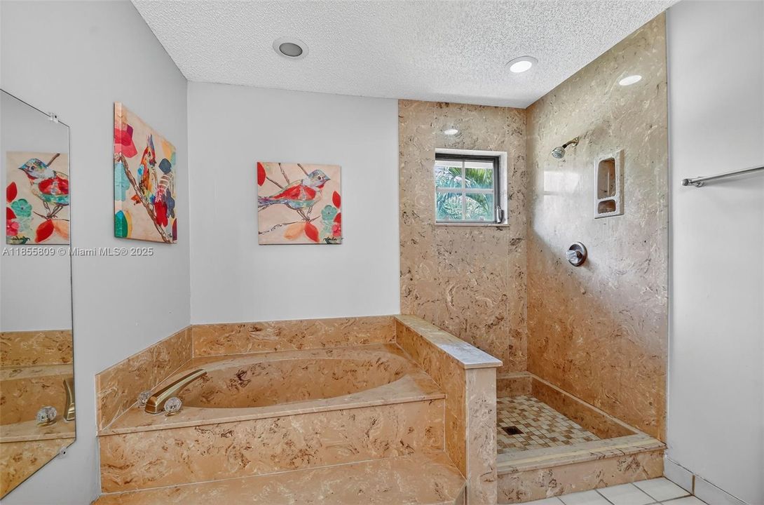 Vendido Recientemente: $750,000 (4 camas, 3 baños, 2824 Pies cuadrados)