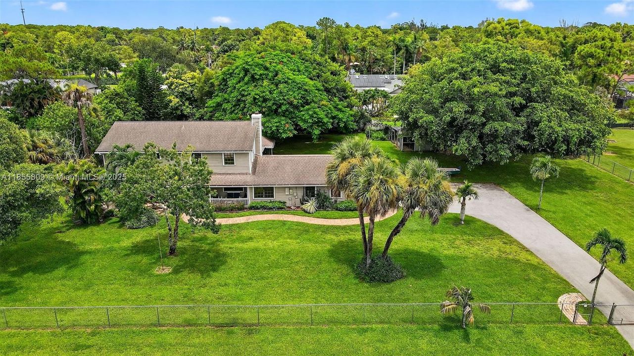 Vendido Recientemente: $750,000 (4 camas, 3 baños, 2824 Pies cuadrados)