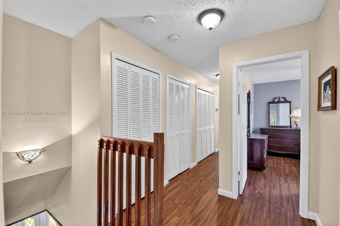 Vendido Recientemente: $750,000 (4 camas, 3 baños, 2824 Pies cuadrados)