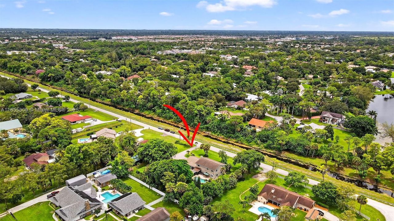 Vendido Recientemente: $750,000 (4 camas, 3 baños, 2824 Pies cuadrados)