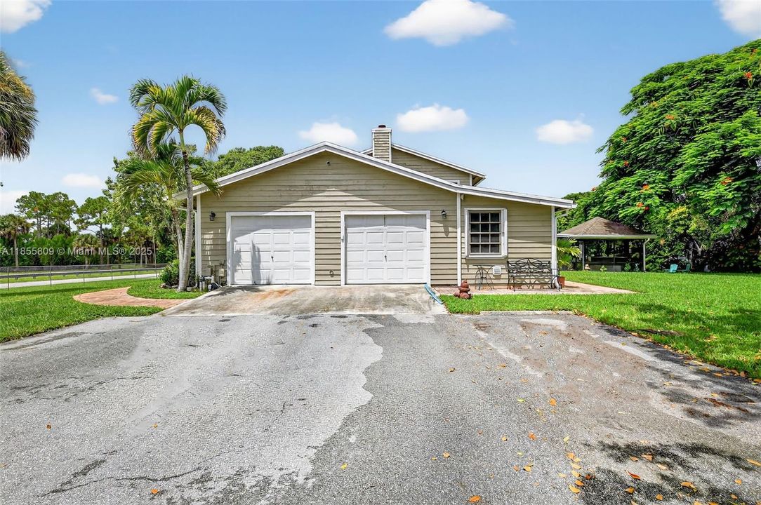 Vendido Recientemente: $750,000 (4 camas, 3 baños, 2824 Pies cuadrados)