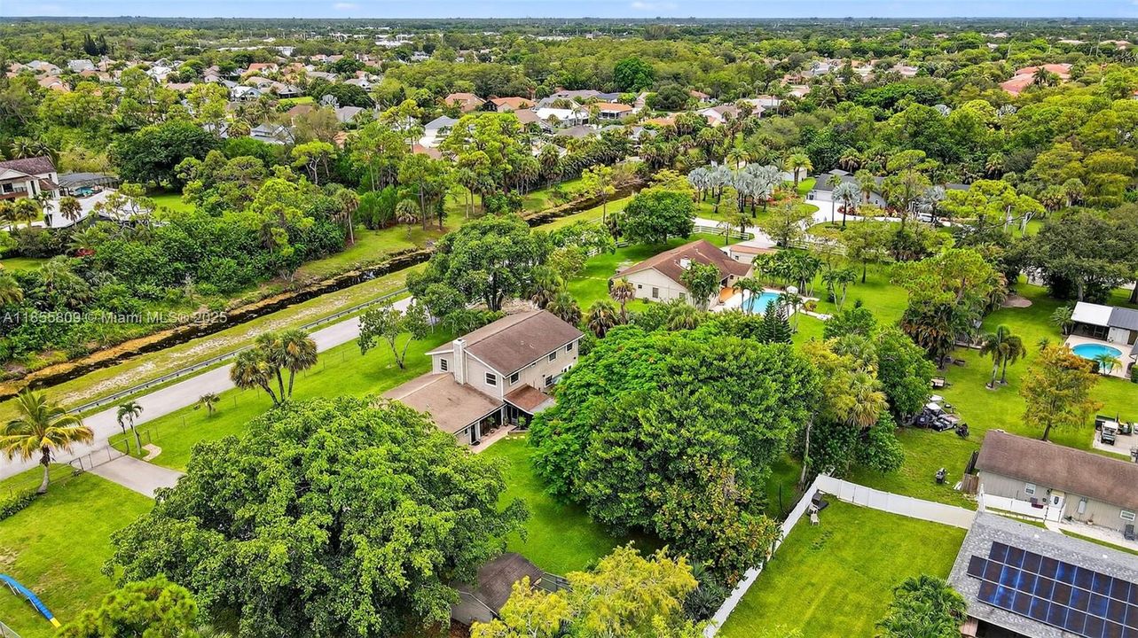 Vendido Recientemente: $750,000 (4 camas, 3 baños, 2824 Pies cuadrados)