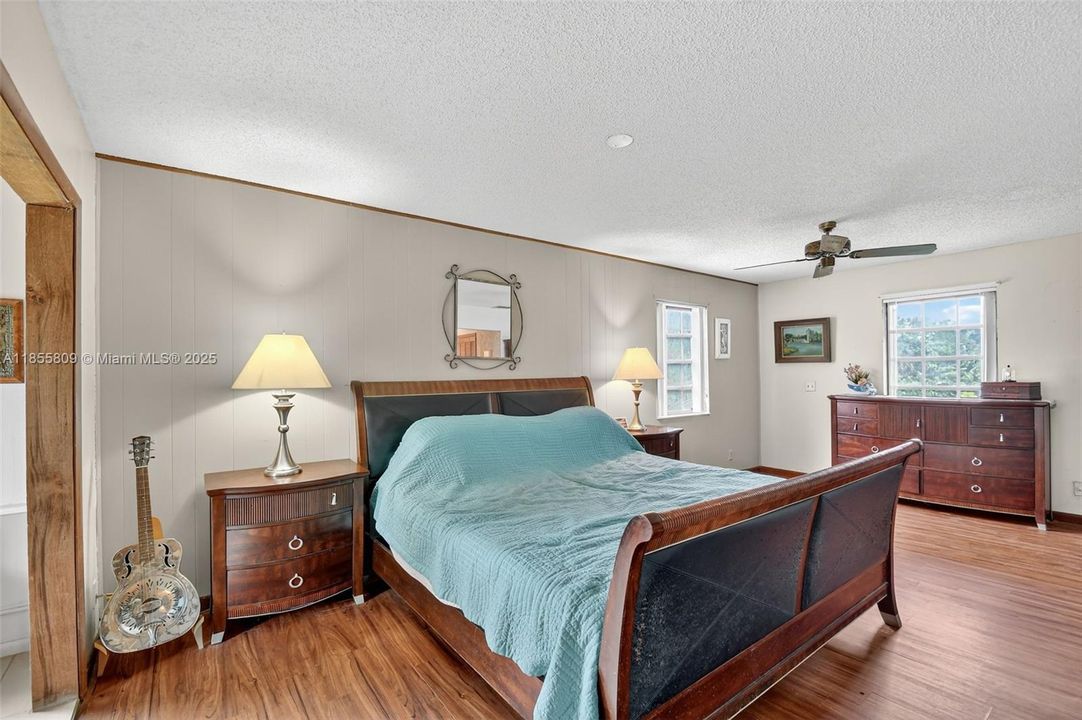 Vendido Recientemente: $750,000 (4 camas, 3 baños, 2824 Pies cuadrados)