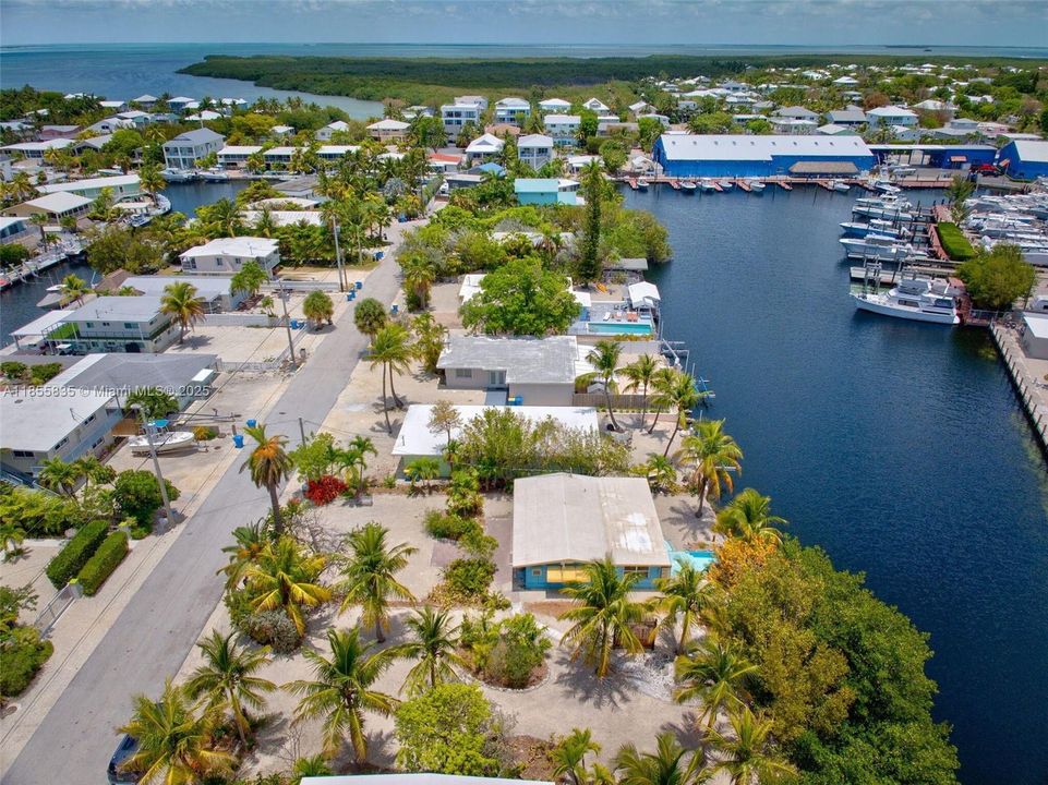 100' of deep waterfront!