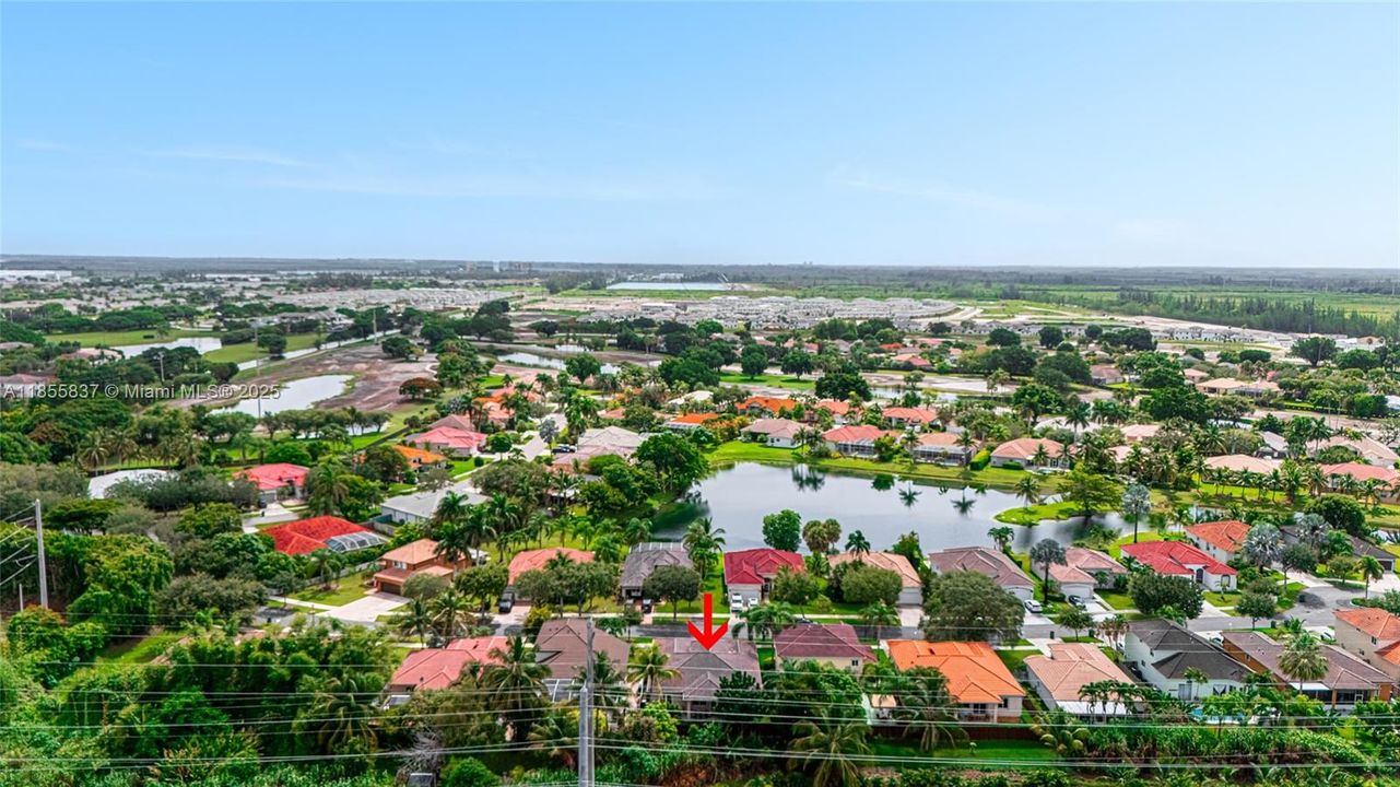 На продажу: $570,000 (4 спален, 3 ванн, 2118 Квадратных фут)