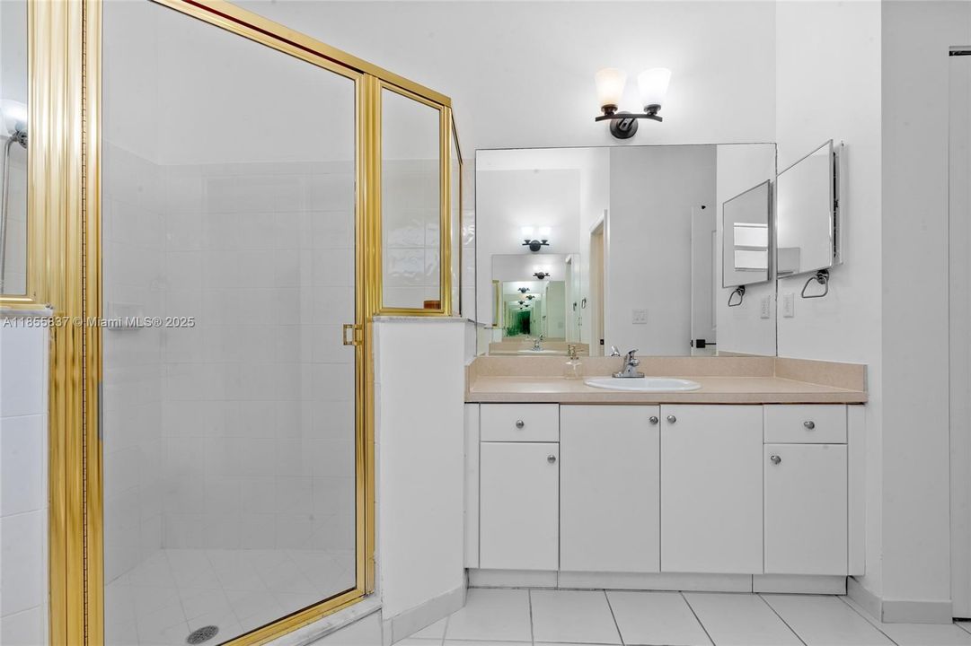 На продажу: $570,000 (4 спален, 3 ванн, 2118 Квадратных фут)