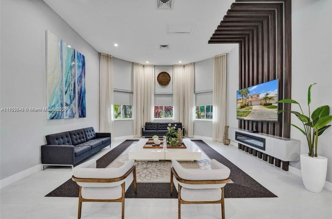 Active With Contract: $3,000 (3 beds, 2 baths, 1263 Square Feet)