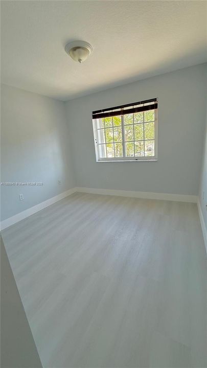 Active With Contract: $3,000 (3 beds, 2 baths, 1263 Square Feet)