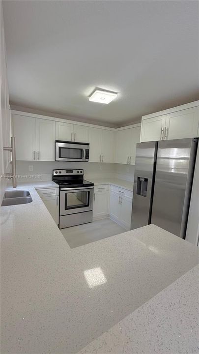 Active With Contract: $3,000 (3 beds, 2 baths, 1263 Square Feet)