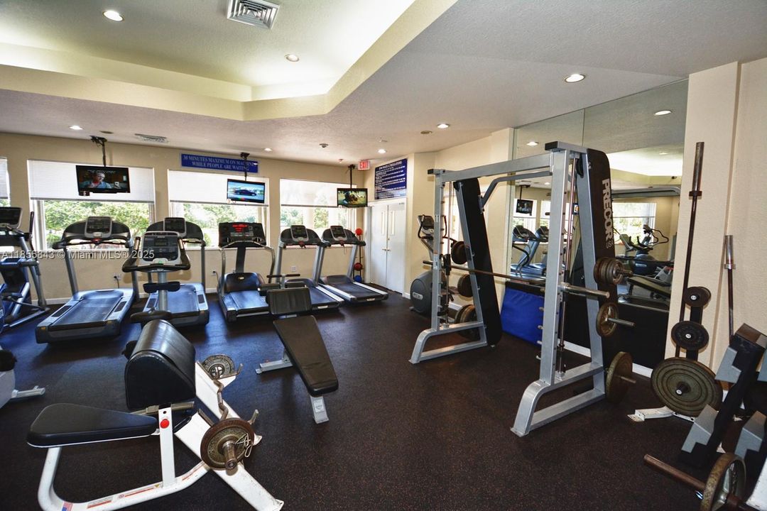 Active With Contract: $3,000 (3 beds, 2 baths, 1263 Square Feet)