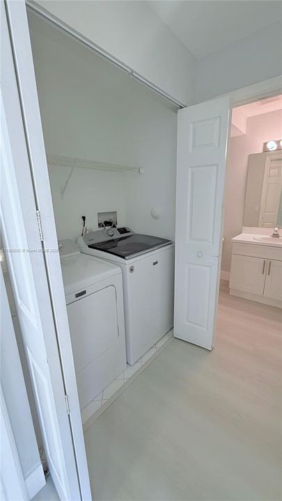 Active With Contract: $3,000 (3 beds, 2 baths, 1263 Square Feet)