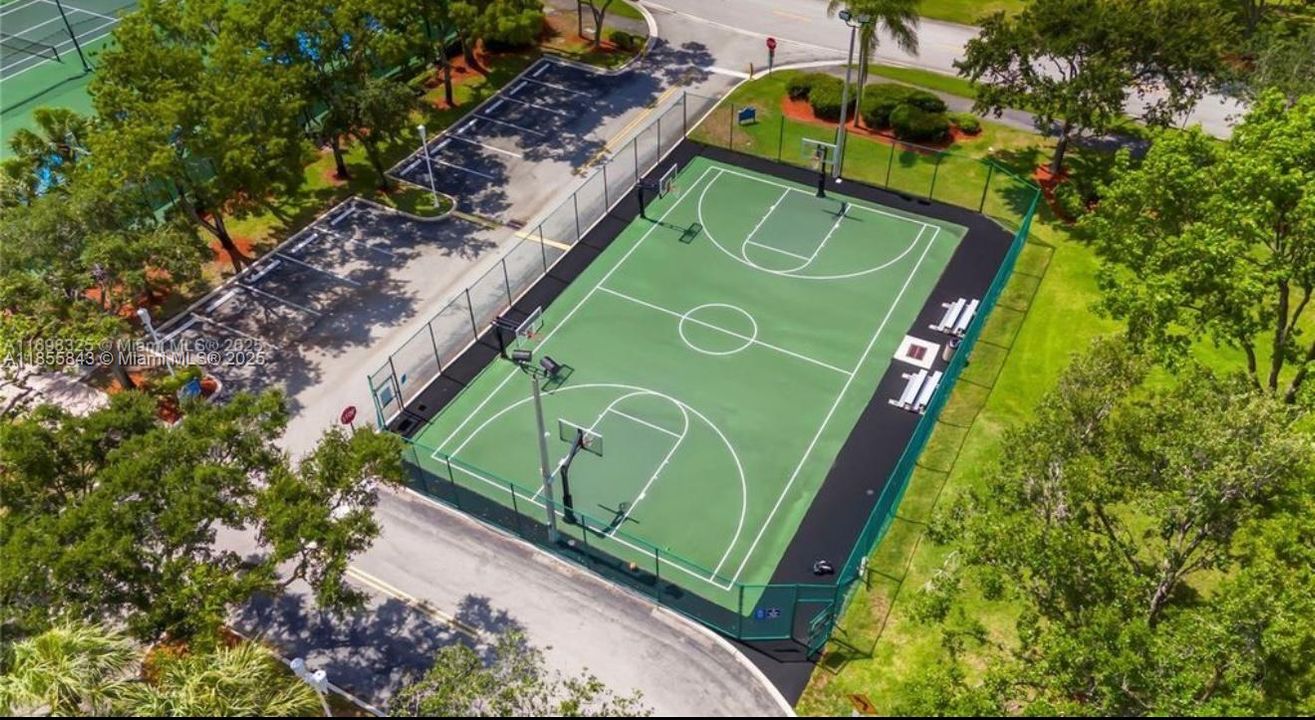 Active With Contract: $3,000 (3 beds, 2 baths, 1263 Square Feet)