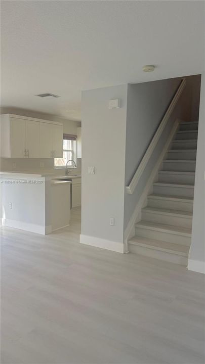 Active With Contract: $3,000 (3 beds, 2 baths, 1263 Square Feet)