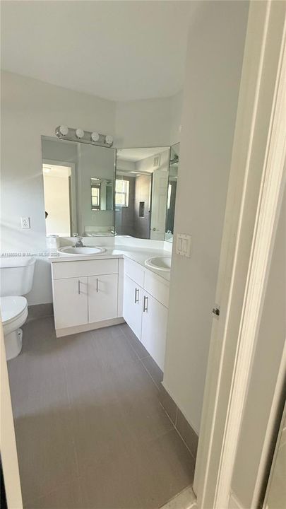 Active With Contract: $3,000 (3 beds, 2 baths, 1263 Square Feet)