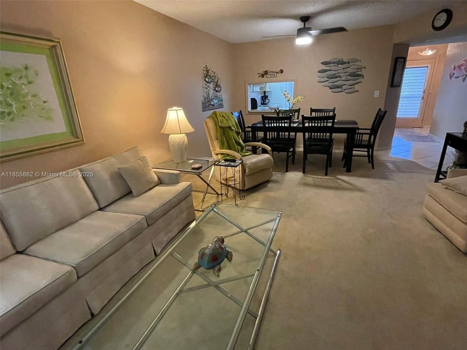 For Sale: $160,000 (2 beds, 2 baths, 1270 Square Feet)