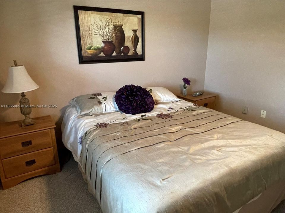 For Sale: $160,000 (2 beds, 2 baths, 1270 Square Feet)