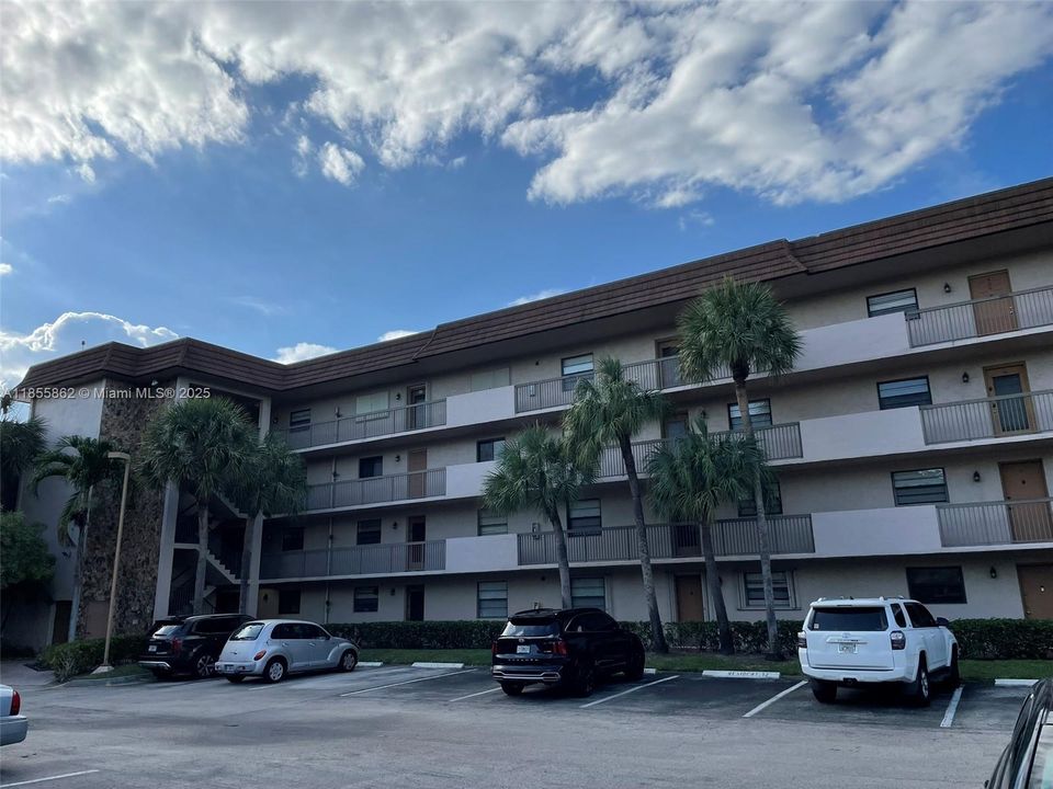 For Sale: $160,000 (2 beds, 2 baths, 1270 Square Feet)