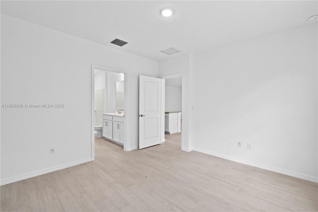 Недавно арендовано: $2,500 (4 спален, 2 ванн, 0 Квадратных фут)