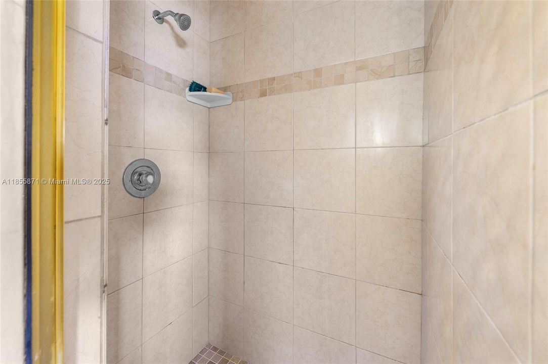 最近售出: $275,000 (3 贝兹, 2 浴室, 1678 平方英尺)