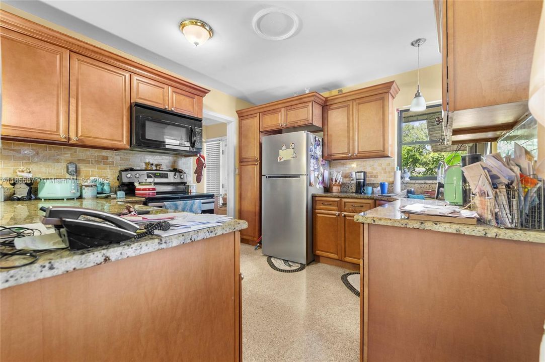 最近售出: $275,000 (3 贝兹, 2 浴室, 1678 平方英尺)