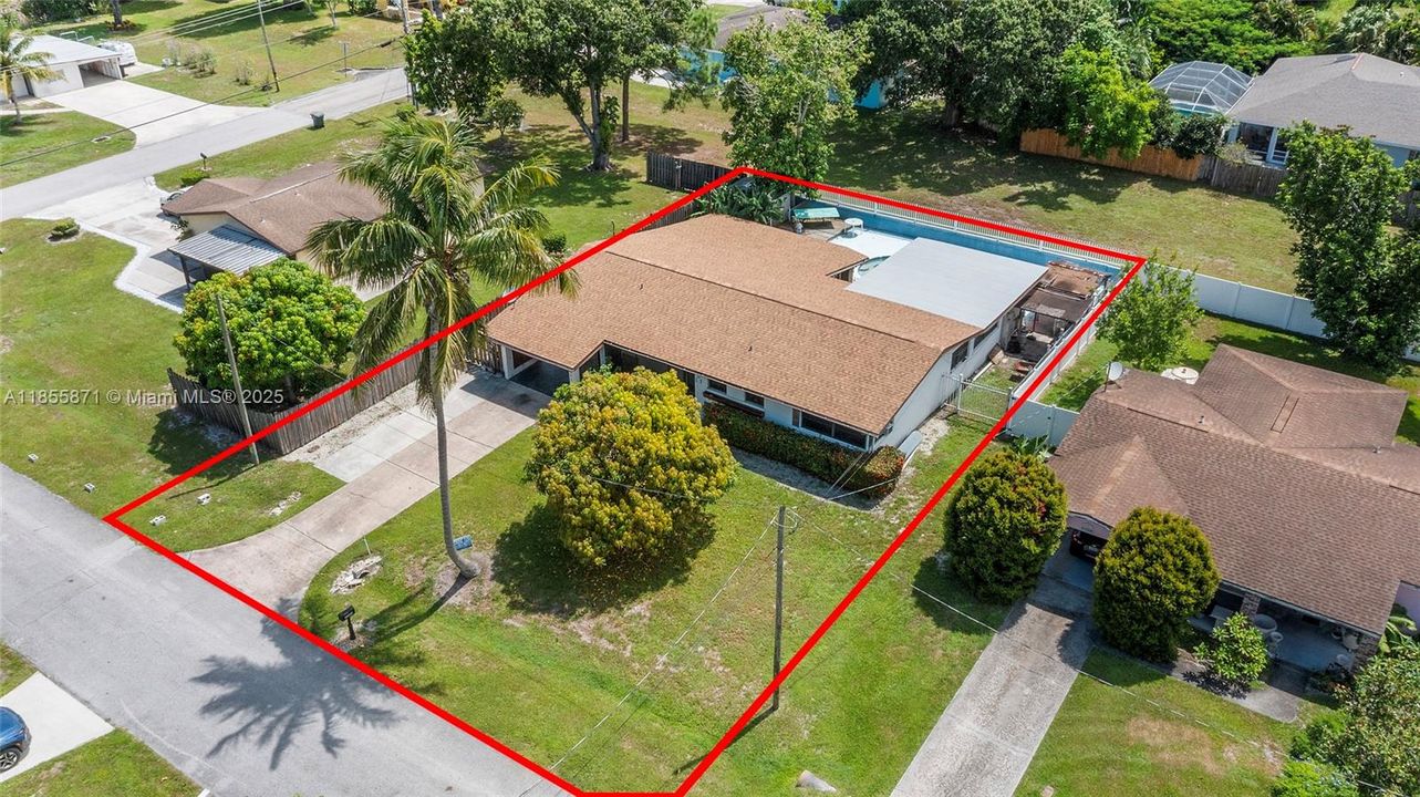 最近售出: $275,000 (3 贝兹, 2 浴室, 1678 平方英尺)