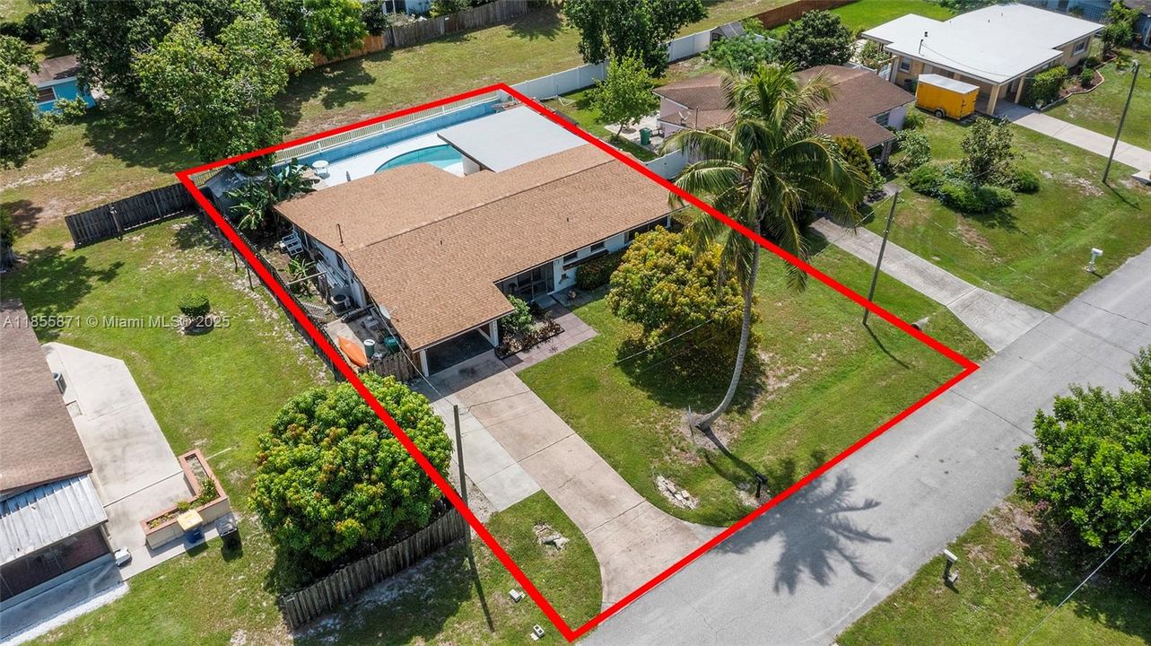 最近售出: $275,000 (3 贝兹, 2 浴室, 1678 平方英尺)