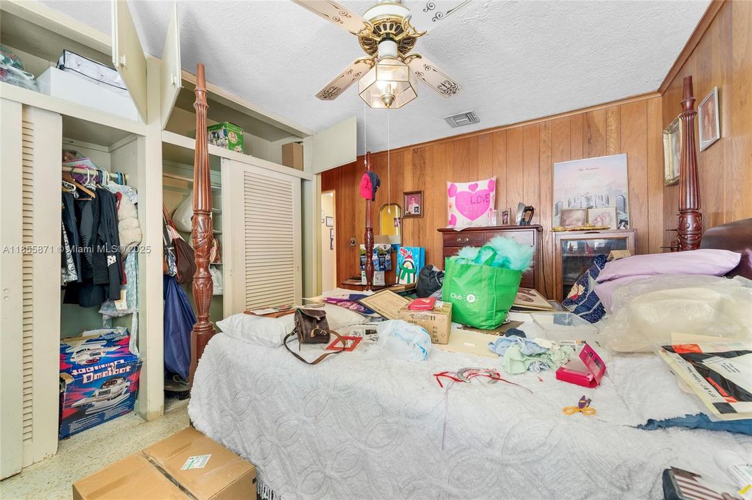 最近售出: $275,000 (3 贝兹, 2 浴室, 1678 平方英尺)