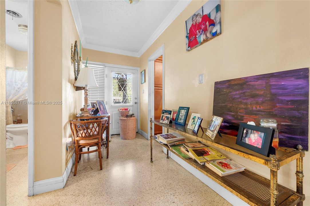 最近售出: $275,000 (3 贝兹, 2 浴室, 1678 平方英尺)