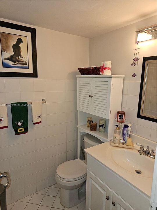 待售: $295,900 (2 贝兹, 1 浴室, 1075 平方英尺)