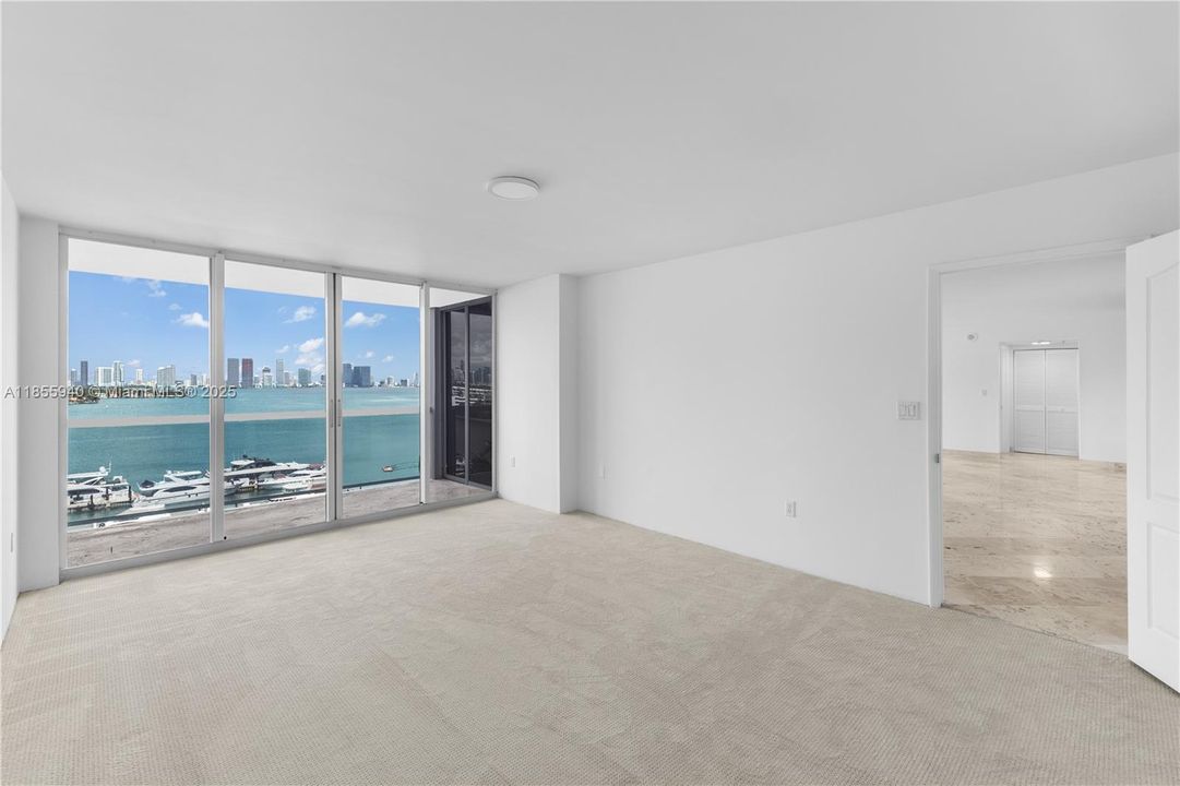 Vendido Recientemente: $2,299,000 (3 camas, 3 baños, 1900 Pies cuadrados)