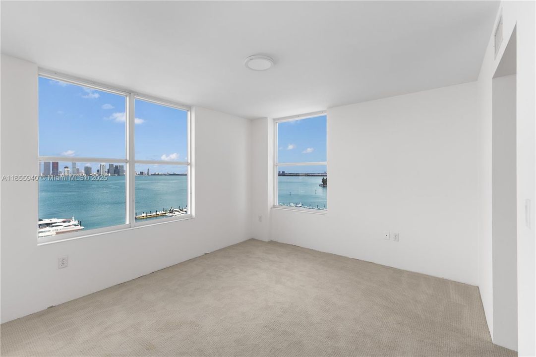 Vendido Recientemente: $2,299,000 (3 camas, 3 baños, 1900 Pies cuadrados)