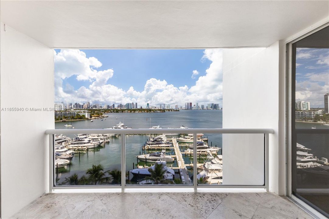 Vendido Recientemente: $2,299,000 (3 camas, 3 baños, 1900 Pies cuadrados)