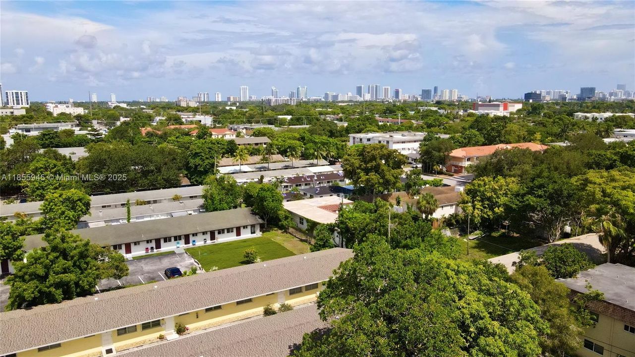 For Sale: $137,500 (2 beds, 1 baths, 746 Square Feet)