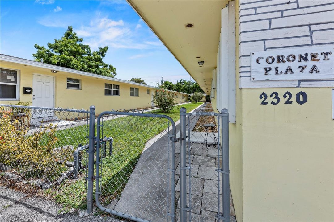 For Sale: $137,500 (2 beds, 1 baths, 746 Square Feet)