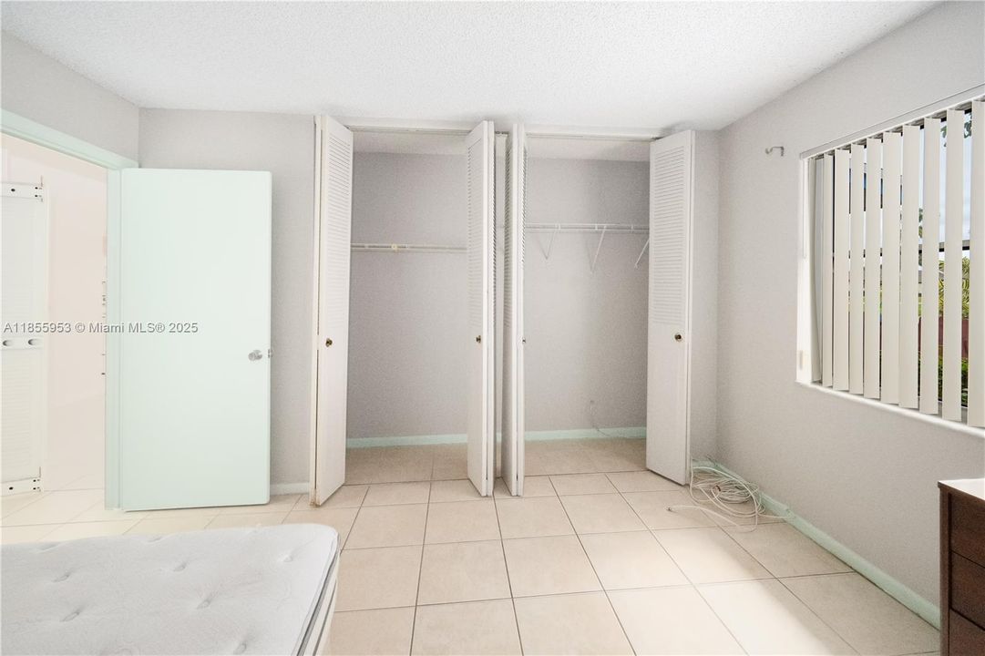 合同活跃: $1,895 (2 贝兹, 1 浴室, 13003 平方英尺)