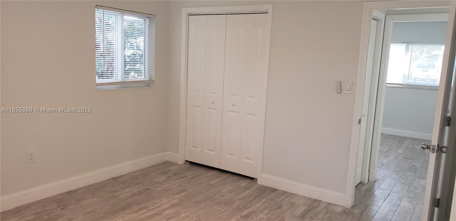 For Sale: $320,000 (3 beds, 3 baths, 1290 Square Feet)