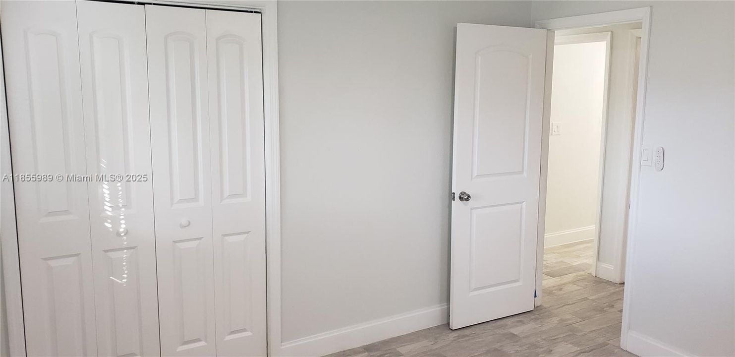 For Sale: $320,000 (3 beds, 3 baths, 1290 Square Feet)