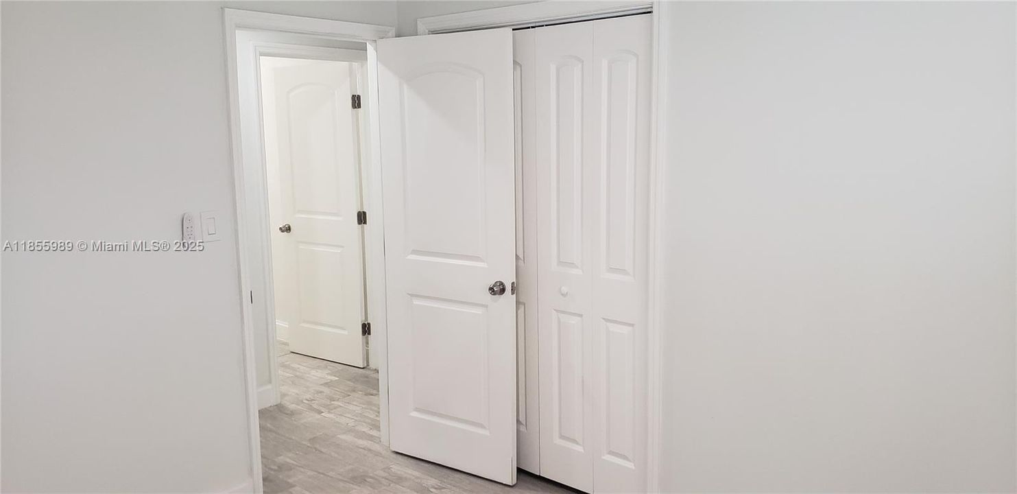 For Sale: $320,000 (3 beds, 3 baths, 1290 Square Feet)