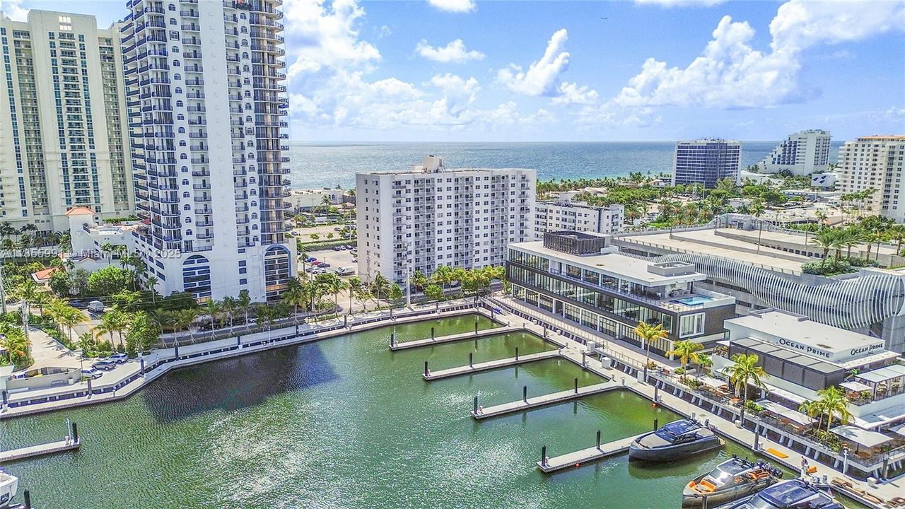 На продажу: $445,000 (2 спален, 1 ванн, 756 Квадратных фут)