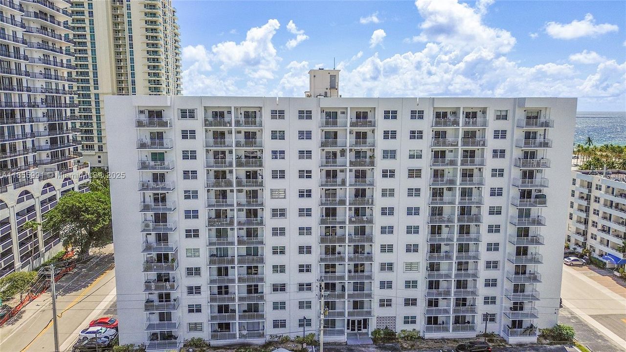 На продажу: $445,000 (2 спален, 1 ванн, 756 Квадратных фут)