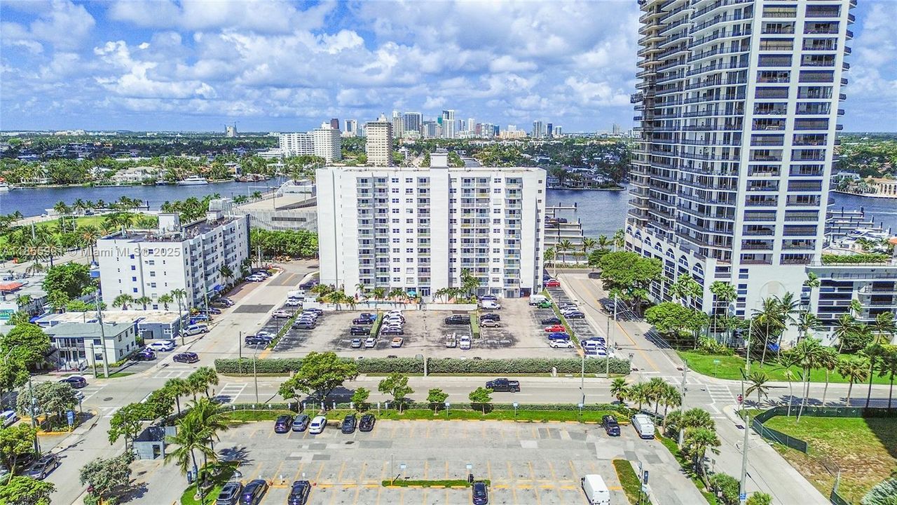 На продажу: $445,000 (2 спален, 1 ванн, 756 Квадратных фут)