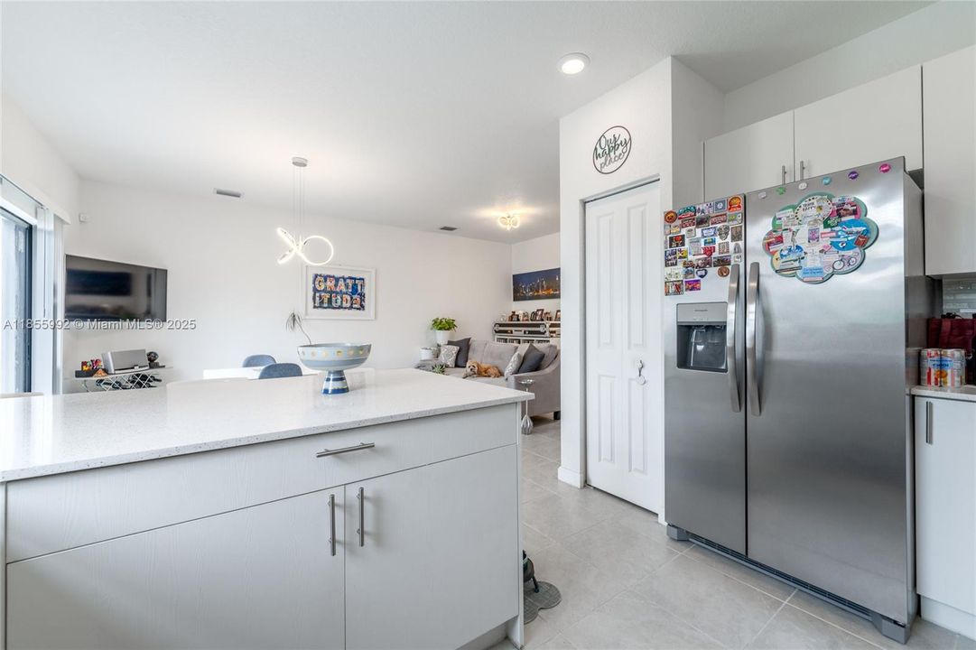 На продажу: $558,000 (3 спален, 2 ванн, 1344 Квадратных фут)