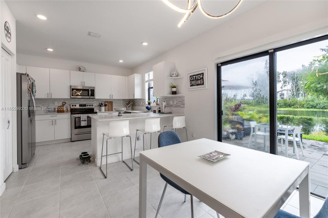 На продажу: $558,000 (3 спален, 2 ванн, 1344 Квадратных фут)