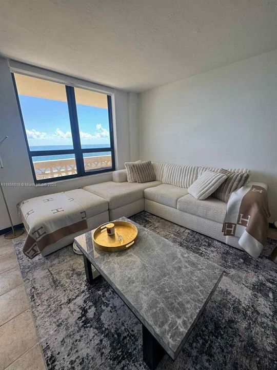 На продажу: $724,000 (1 спален, 1 ванн, 1008 Квадратных фут)