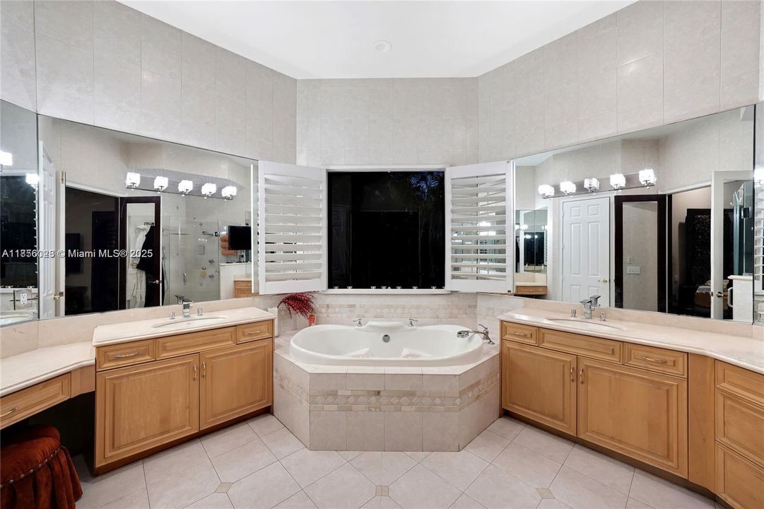 En Venta: $4,200,000 (6 camas, 4 baños, 4580 Pies cuadrados)