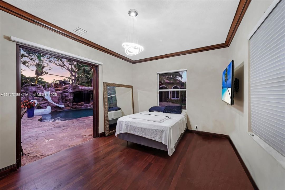 En Venta: $4,200,000 (6 camas, 4 baños, 4580 Pies cuadrados)