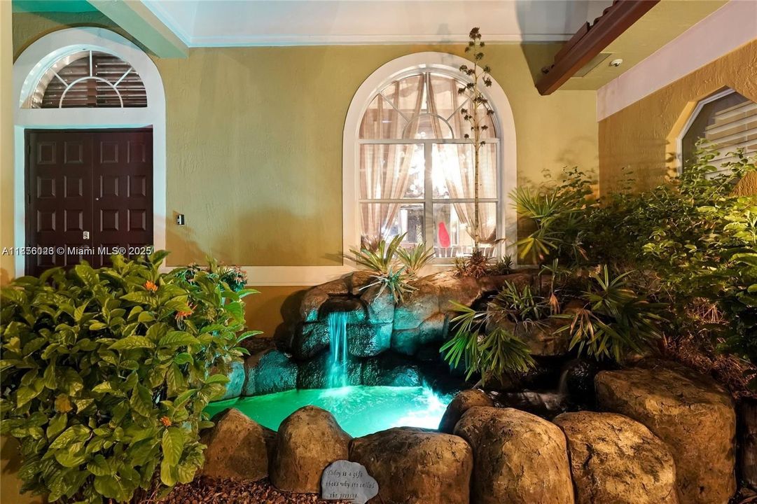 En Venta: $4,200,000 (6 camas, 4 baños, 4580 Pies cuadrados)